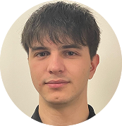 Fotografía de perfil de Francisco Charriel Romero